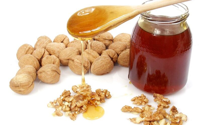 Walnuts with honey – a simple and tasty dish that helps with impotence